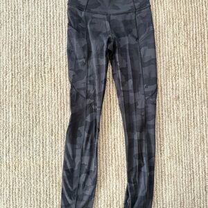 Lululemon Black Camo Fast and Free Leggings 28”